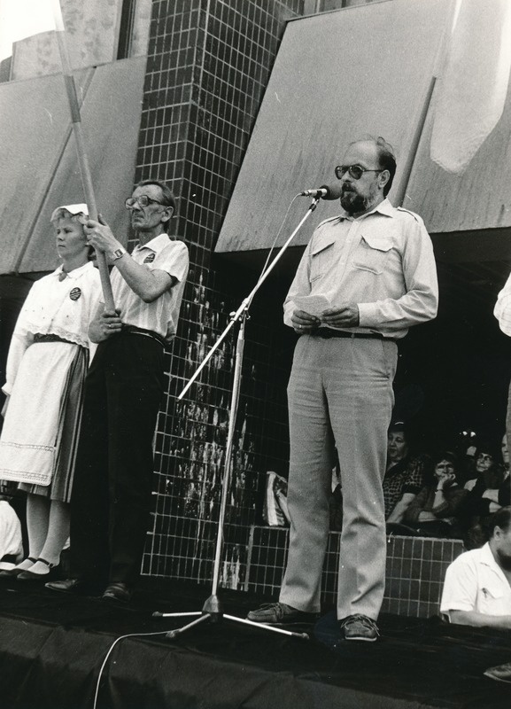 Miiting enne Balti ketile sõitu Rakvere turuplatsil