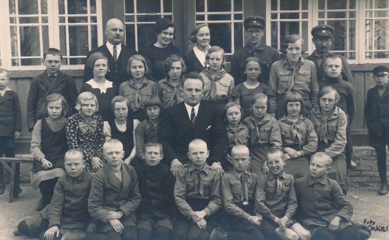 Vajangu kooli õpilasi 1935