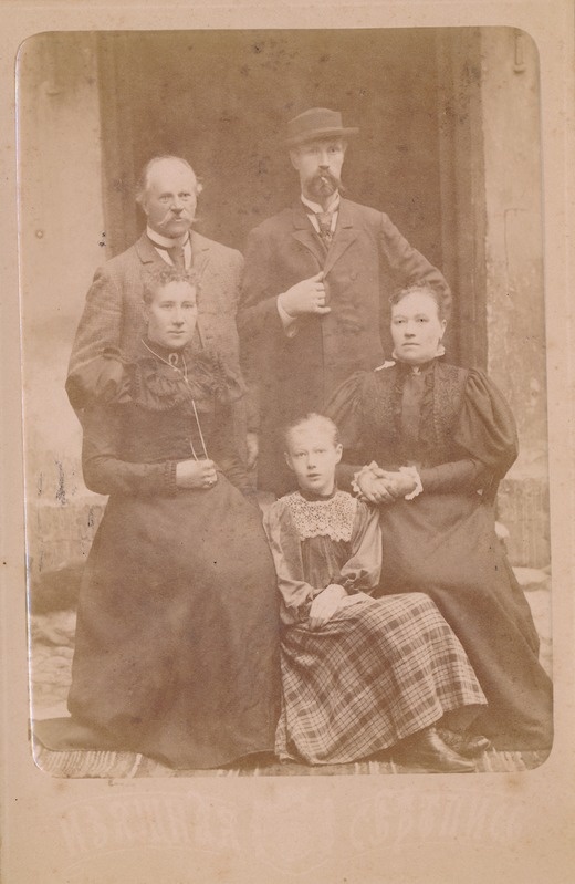 Adolf ja Anna-Marie Sidron koos perekond Funkega