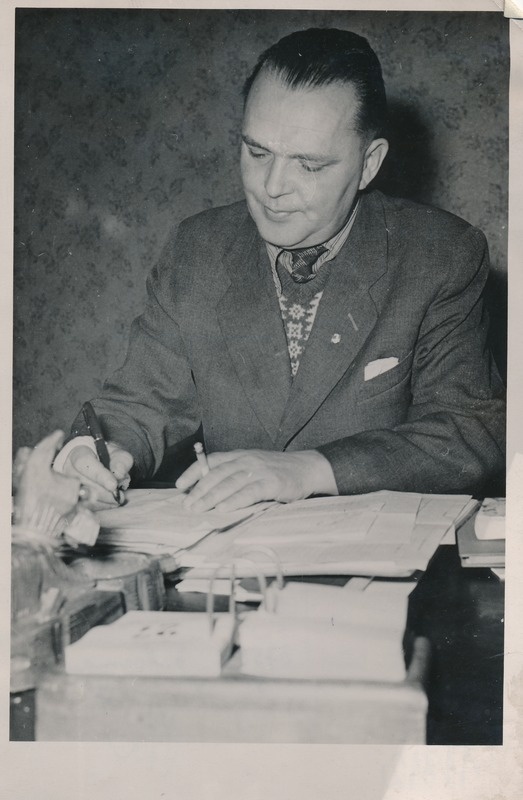 E. Vilde nim kolhoosi esimees August Lepasaar