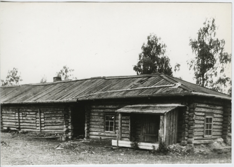 Eestlaste barakk Mišenski metsapunktis, kus töötasid väljasaadetud eestlased.