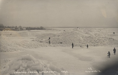 Icebergs on the coast of Pärnu 1929  duplicate photo