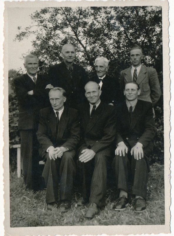 Rakvere Kolmainu kiriku koguduse segakoori mehed