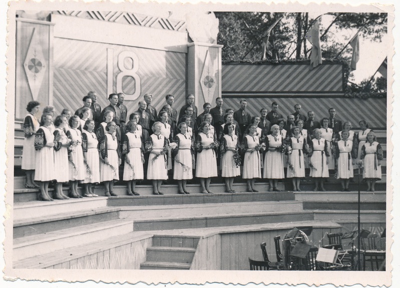 Rakvere kultuurimaja segakoor esinemas