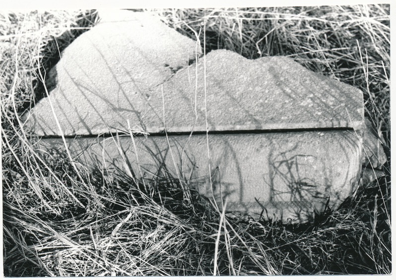Narva, purustatud skulptuuri tükid
