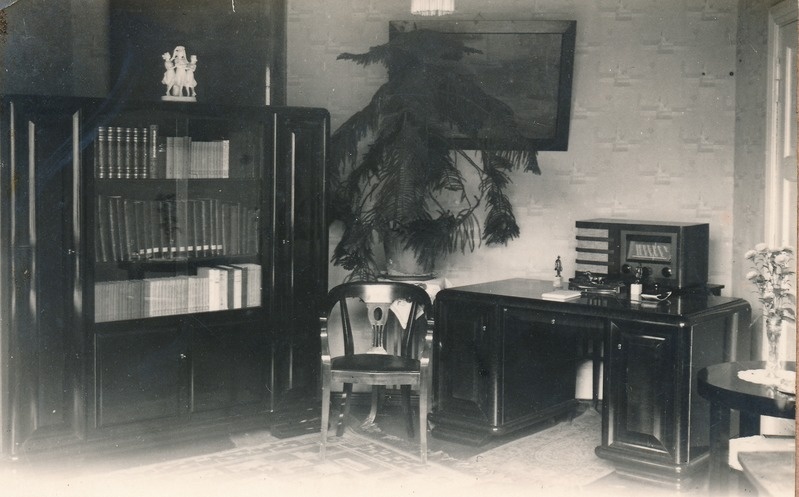 Robert Sandbergi valmistatud kabinetimööbel