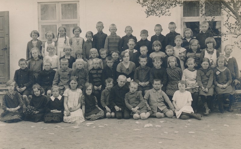 Einmanni algkooli õpilasi 1933