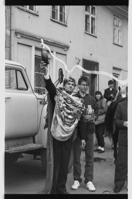 Dionysia 1992, opening of the festival at Raekoja Square; at the forefront with Jüri Lumiste Championship