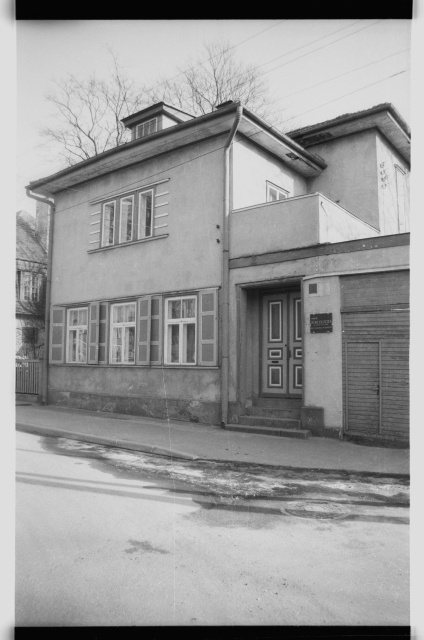 Tartu Department of Estonian Writers' Union (Tartu Writers' House) Teacher on the street