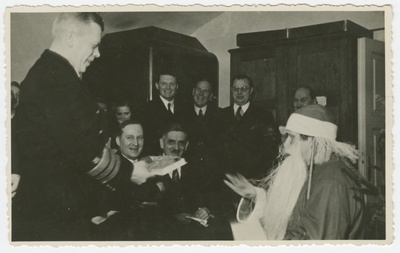 Veeteede Valitsuse töötajate jõulupuu.
5.01.1938  similar photo