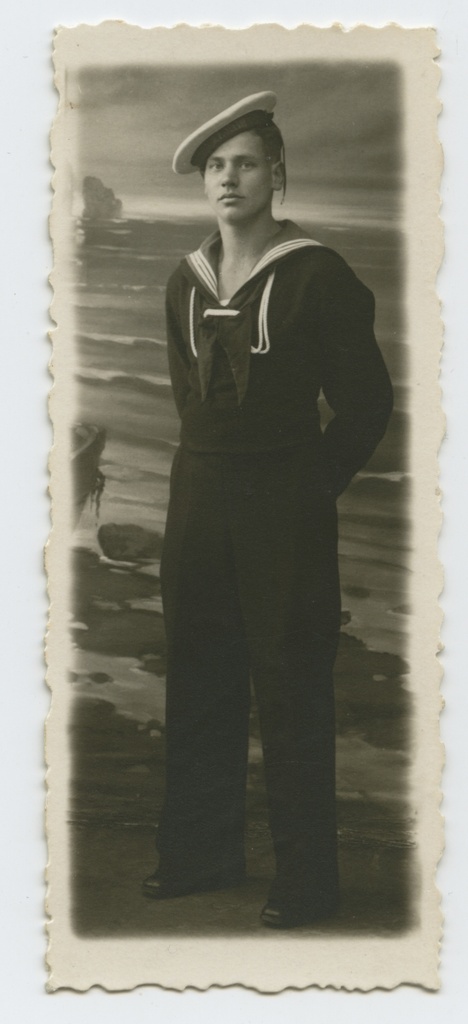 Ateljeefoto miiniristleja "Wambola" madrusest.