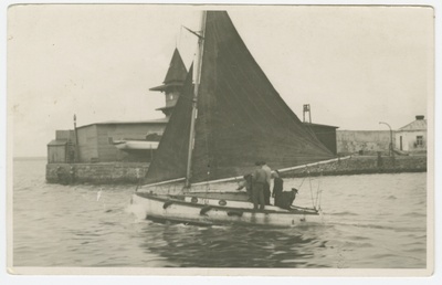 Ahto Valteri purjekas "Ahto" meeskonnaga Tallinna sadamas  similar photo