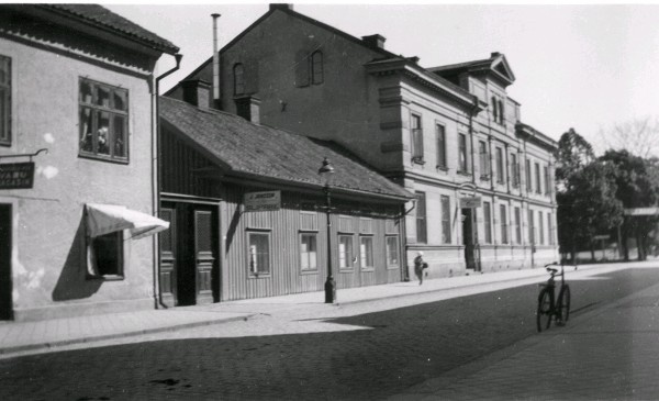 "Östra Storgatan 25-29"
Slipare Janssons.