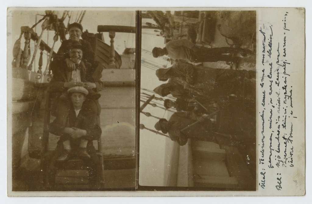 Purjelaeva meeskonnaliikmed laevatekil. Laev Kopenhaagenis reidil. Taani, 1927.a. 
Kaks erinevat fotot ühel fotopostkaardil