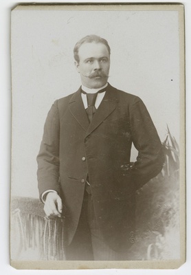 Ateljeefoto. Anton Mark, portree  duplicate photo