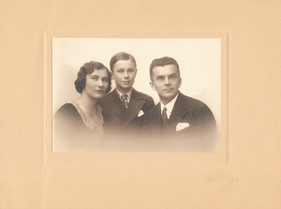 Ernst Raatma perekonnaga  duplicate photo