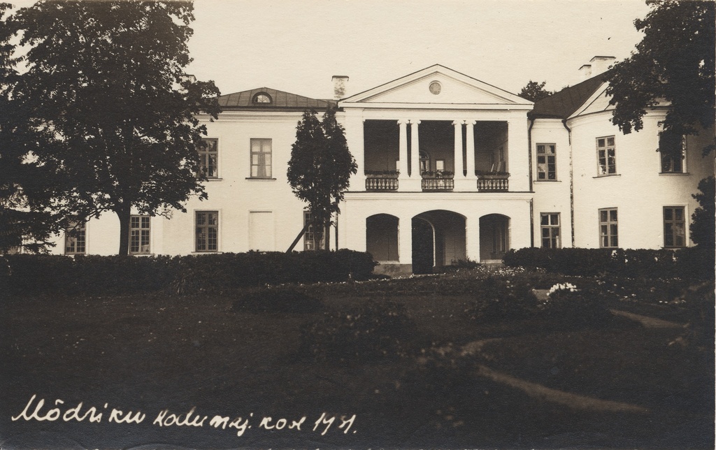 Mõdriku's home. School 1931