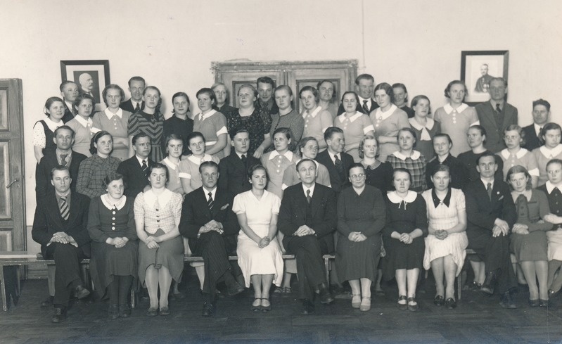 Virumaa Rahvaülikooli õpilased ja õpetajad
