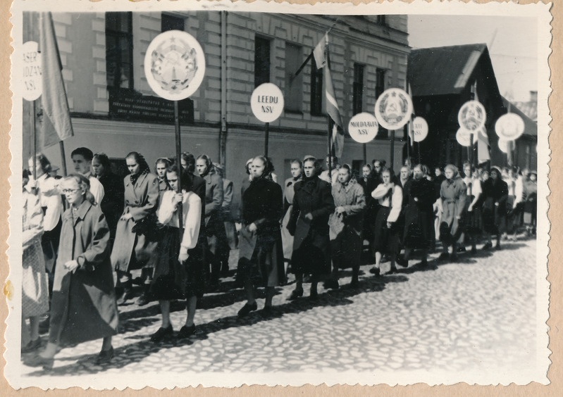 Rakvere Pedagoogiline Kool 1. mai  demostratsioonil Rakveres