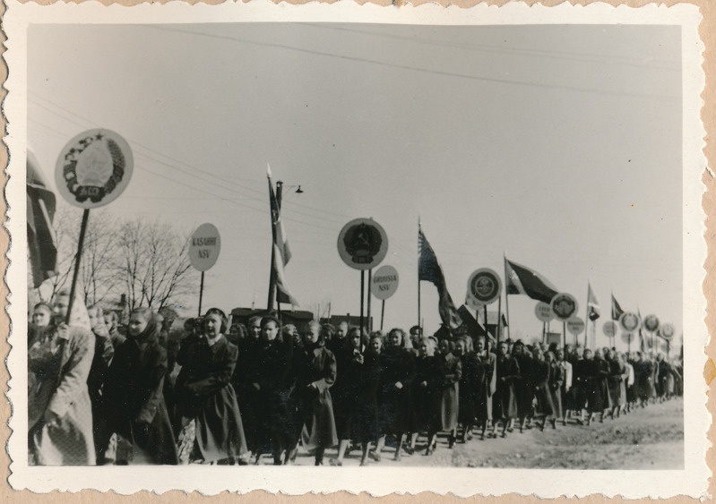 Rakvere Pedagoogiline Kool 1. mai  demostratsioonil Rakveres
