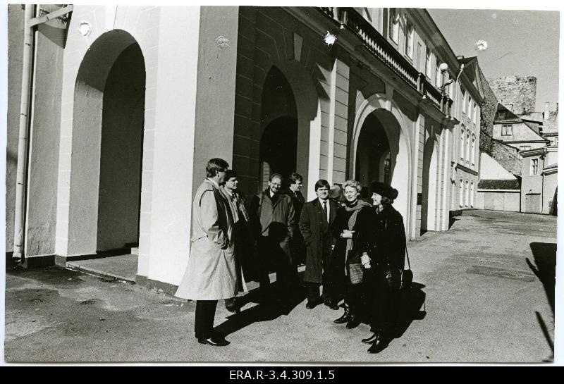 Delegation of the Social Committee of the Finnish Parliament in front of Toompea Castle