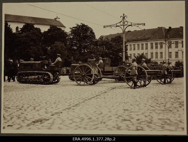 I Days of the Defence League in Tallinn, June 19-20. Paradise on June 20, 1926, artilleries for carriage to the paradise on the Freedom Square