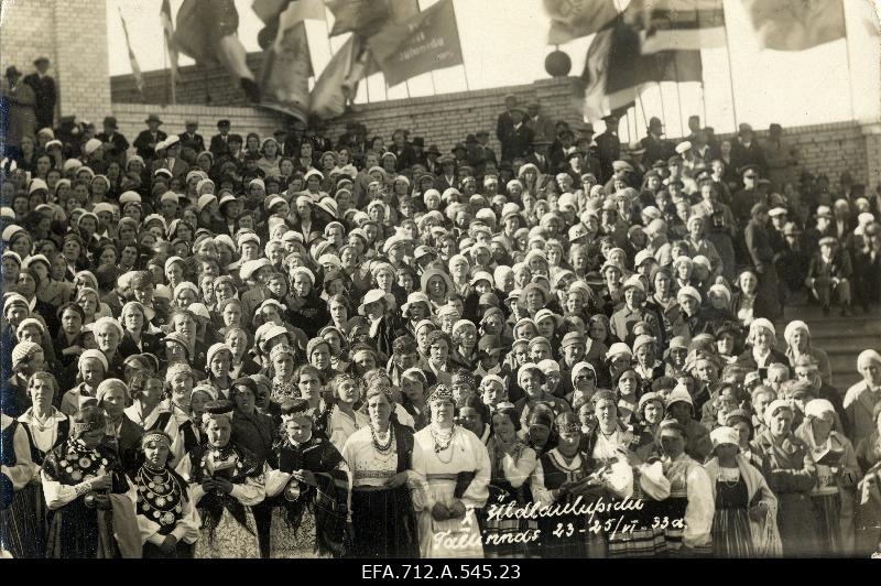 X general song event. View of the singers on the singing board.