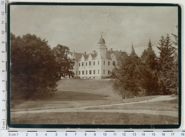 Outer view of the Alatskivi Castle