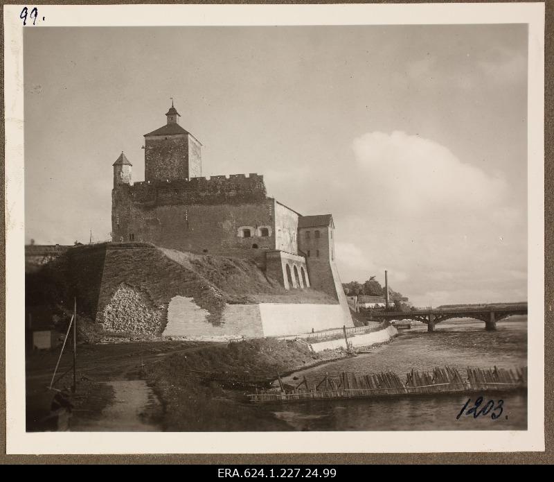 View of Narva Hermann Castle; Photo 1. Number of photo positives in the air force auction