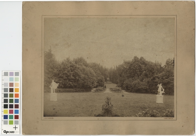 Alatskivi Manor Park, Sculptures and Park Pavilion.