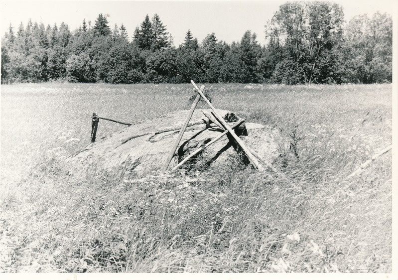 Kultusekivi Lahu külas