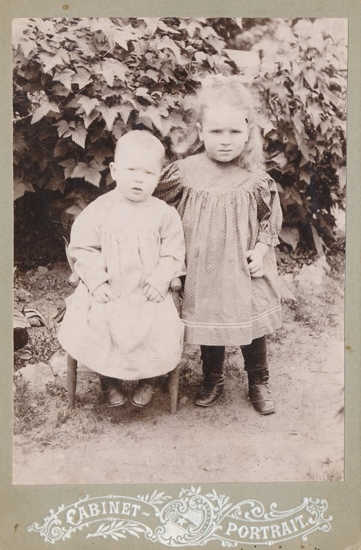 Linda Golubev koos õega