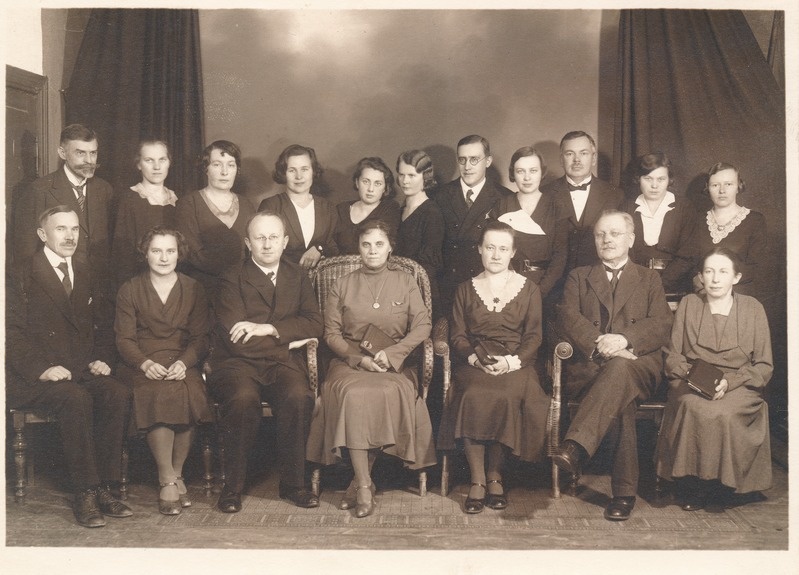 Zeeh tütarlaste kommertsgümnaasiumi õpetajad