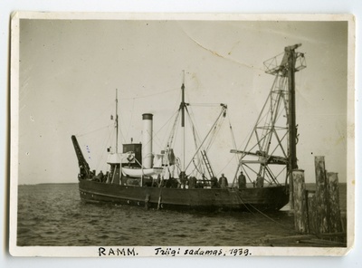 Tõstelaev "Ramm" Triigi sadamas  duplicate photo