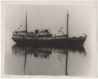 püügilaev "Kustanai" Liivi lahel  similar photo