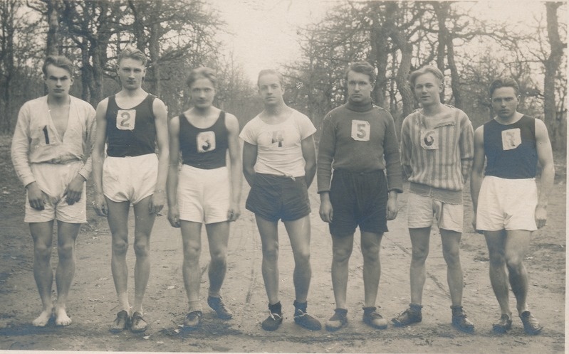 Grupp Rakvere sportlasi jooksjaid Tammikus 1920.aastatel