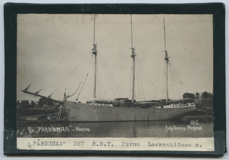 Purjelaev "Pärnumaa" sadamas