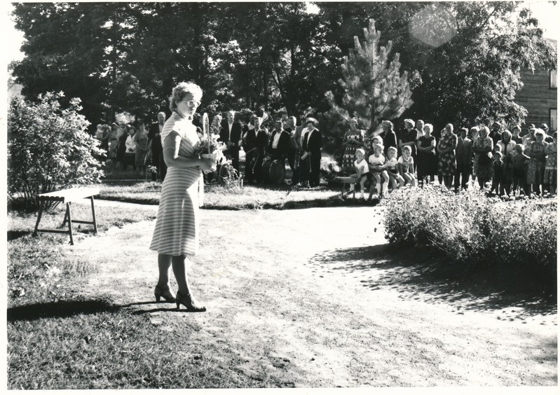 Mälestuskivi avamine Hugo Raudsepale Rakkes