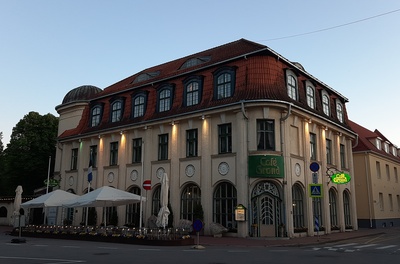 Grand Hotel building in Pärnu, photo postcard rephoto