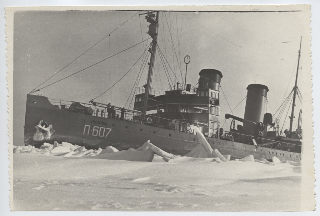 jäämurdja "Volõnets" П-607("Suur Tõll") talvel