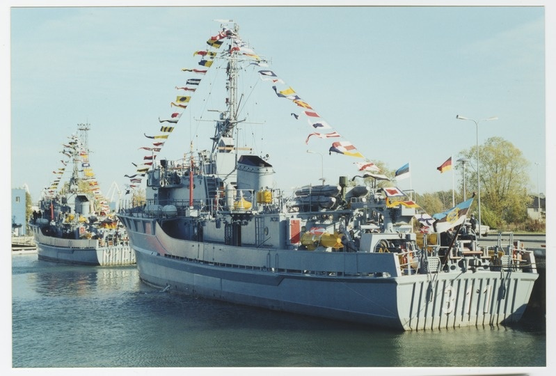 EML "Wambola" M311 sadamas.