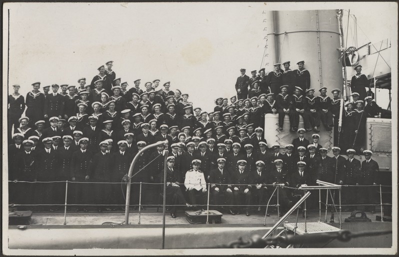Miiniristleja "Lennuk" meeskond 24. augustil 1933.