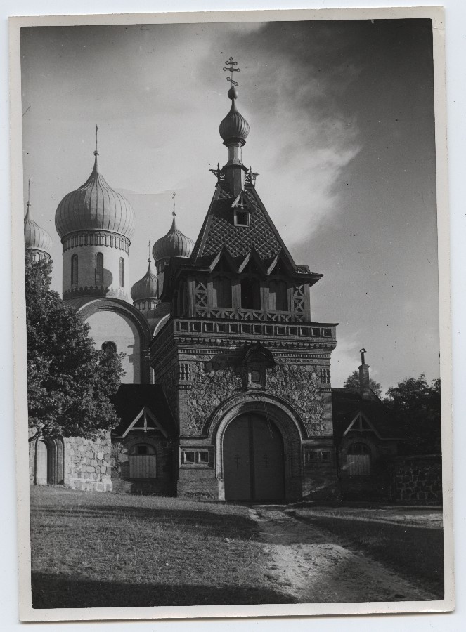 Kuremäe. Pühitsa monastery.