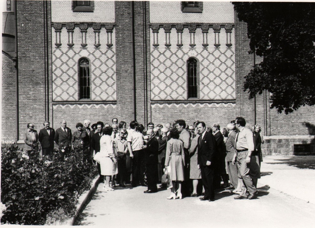 Dairy veterans at the III meeting in Kohtla-Järvel 27.08.1982. Tour at the Kuremäe Headquarters.
