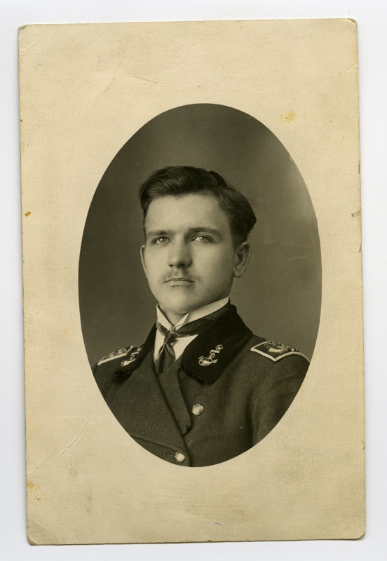 Portreefoto. Kapten Albert Rähesson