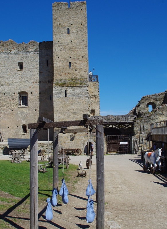 Arheoloogilised kaevetööd Rakvere linnuses rephoto