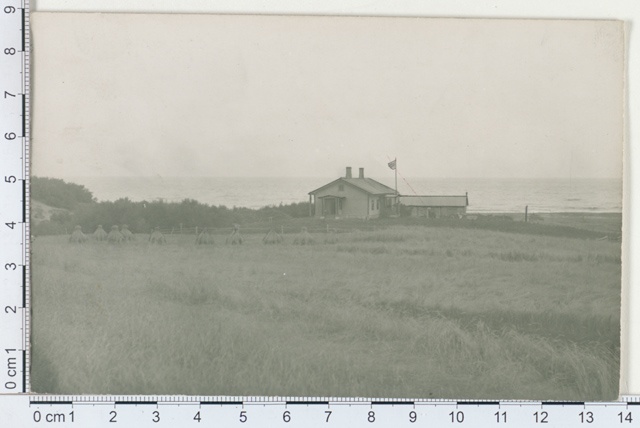 Near the beach of Tamosna in 1910