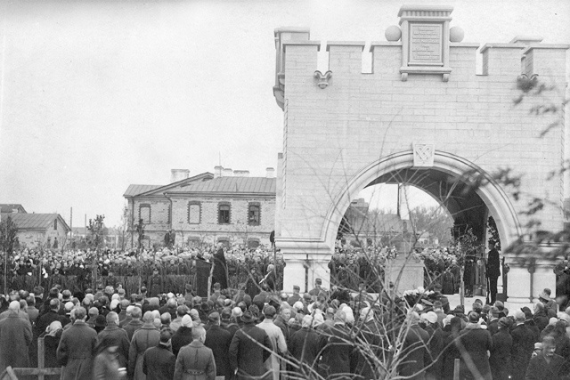 Vabadussõja mälestusehise avamine Tallinna Kaitseväe kalmistul