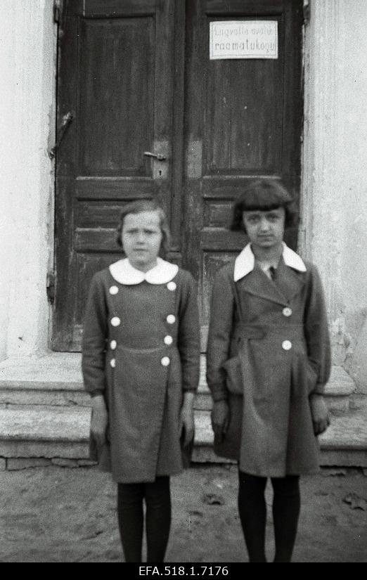 Young readers of Liigvalla library.