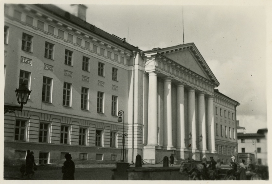 Main building of the University of Tartu, view. Architect Johann Wilhelm Krause